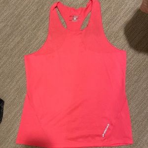 Brooks work out top